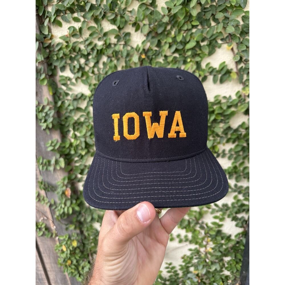Vintage New Era Iowa Hawkeyes Snapback Hat